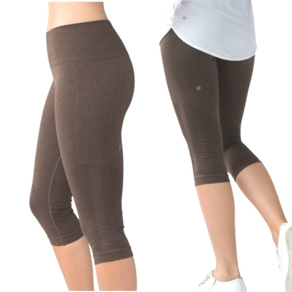 lululemon athletica Pants - Lululemon In The Flow Crop II Capris Legging 6 Yoga Dance Gym Casual minimalist